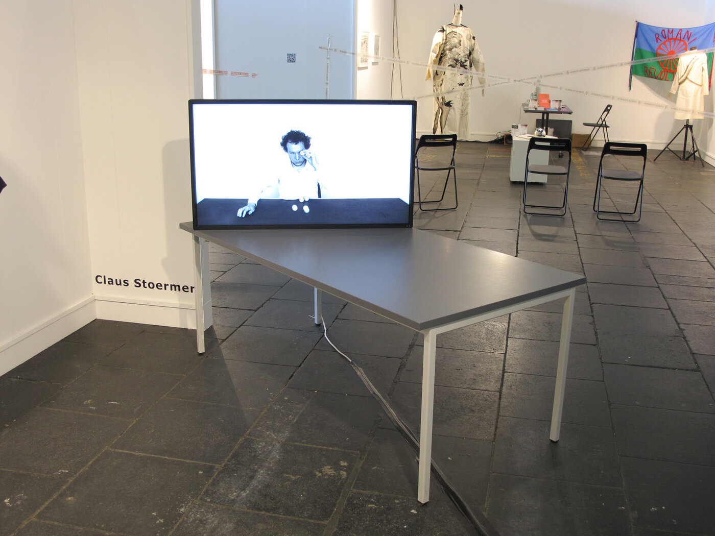 Claus Stoermer, »PingPong«, Video, 2011, Foto: Paolo Bianchi. 