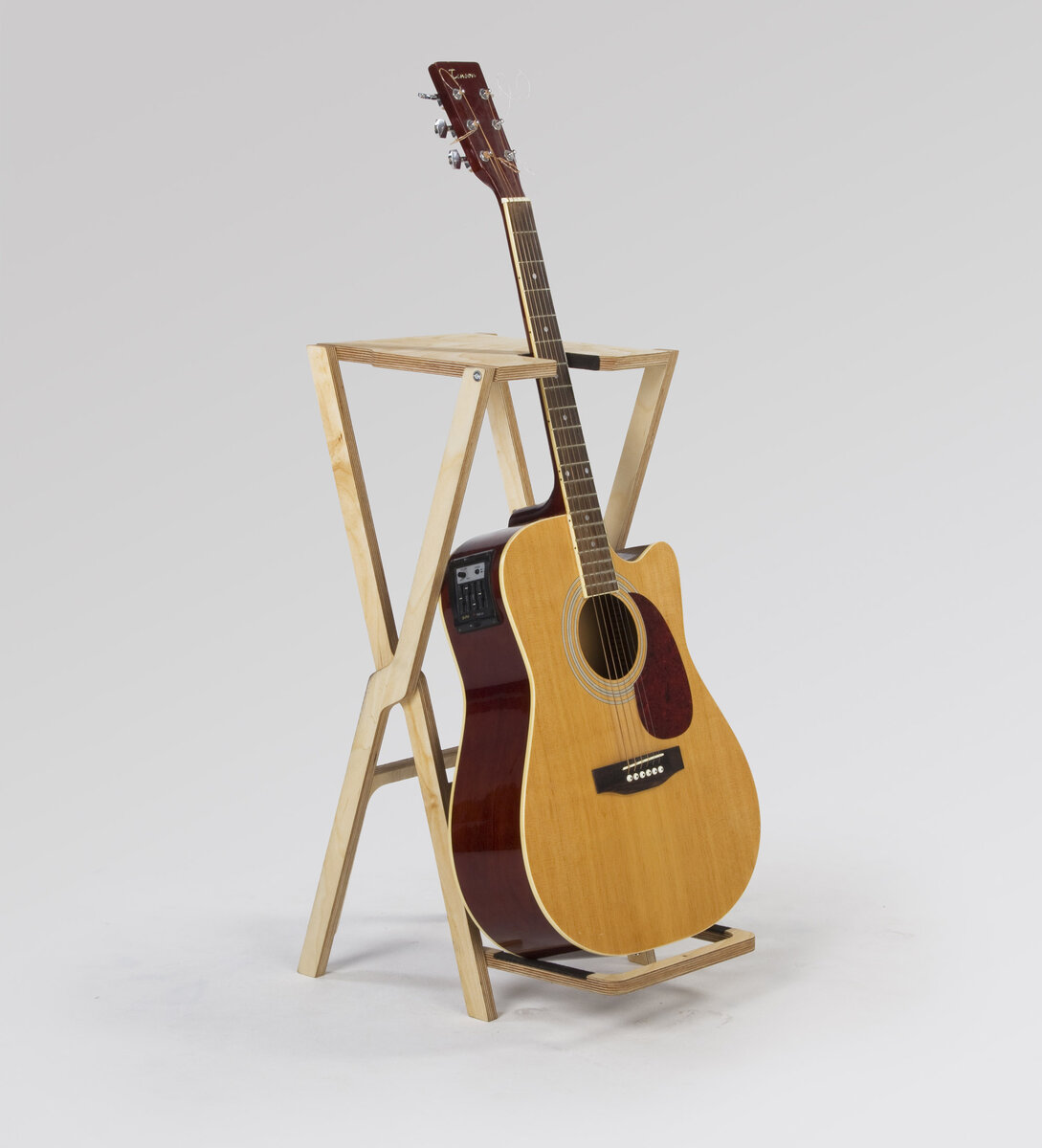 Gitarrenhocker "Hooker"; Markus Rossnagel & Phillip Stingl; 4. Semester